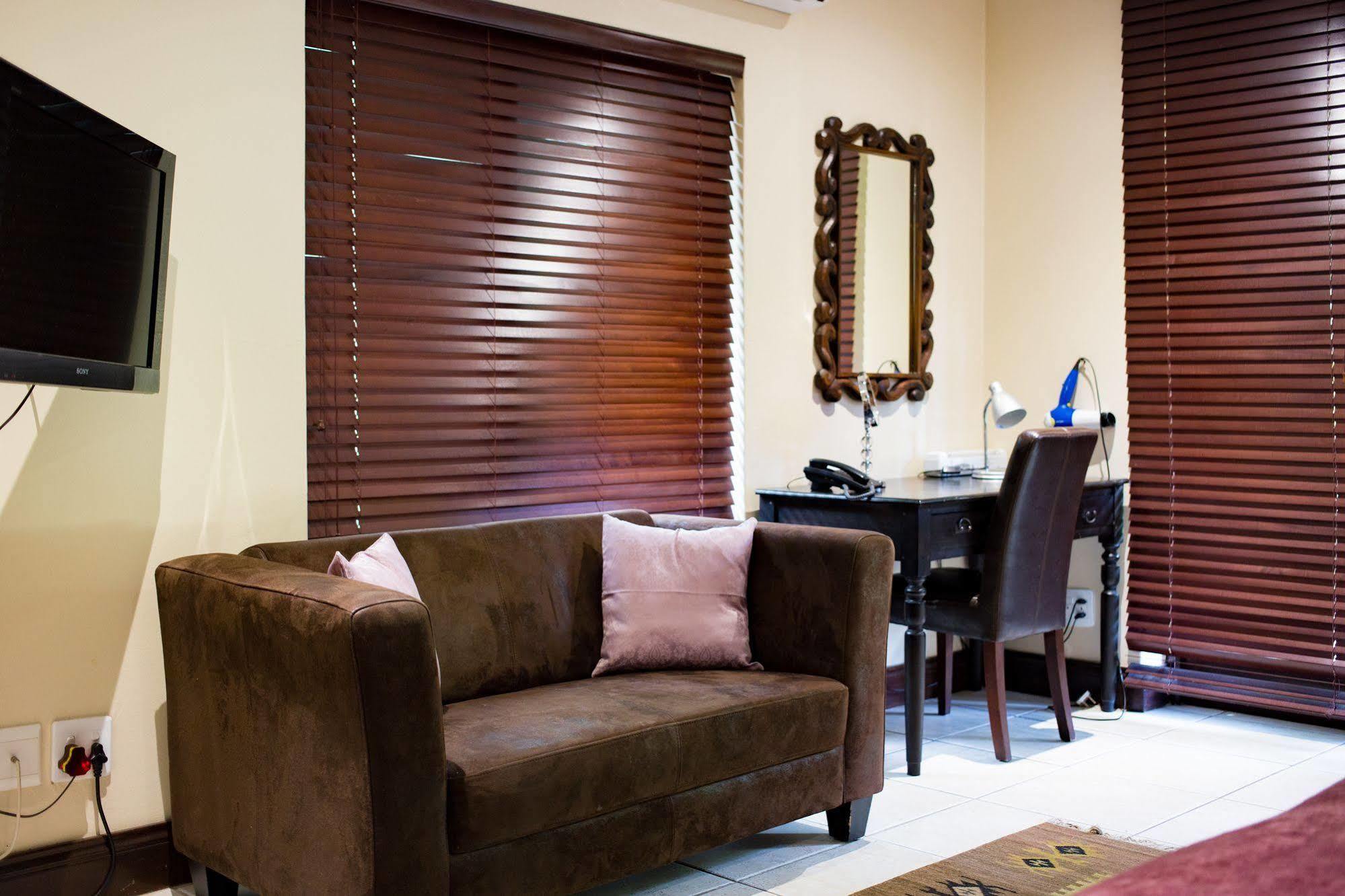 No66 Sandton Lodge Йоханнесбург Экстерьер фото
