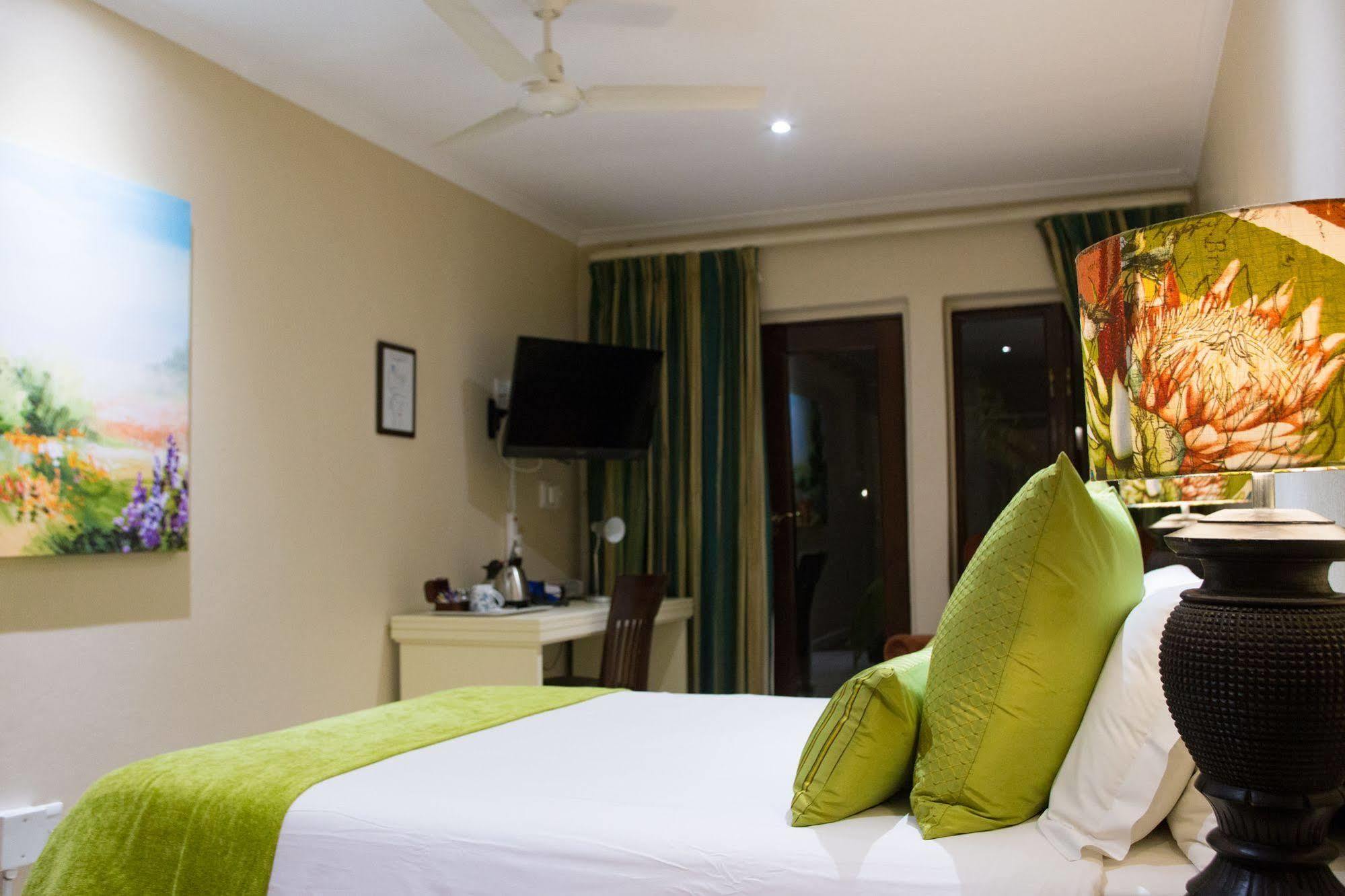 No66 Sandton Lodge Йоханнесбург Экстерьер фото