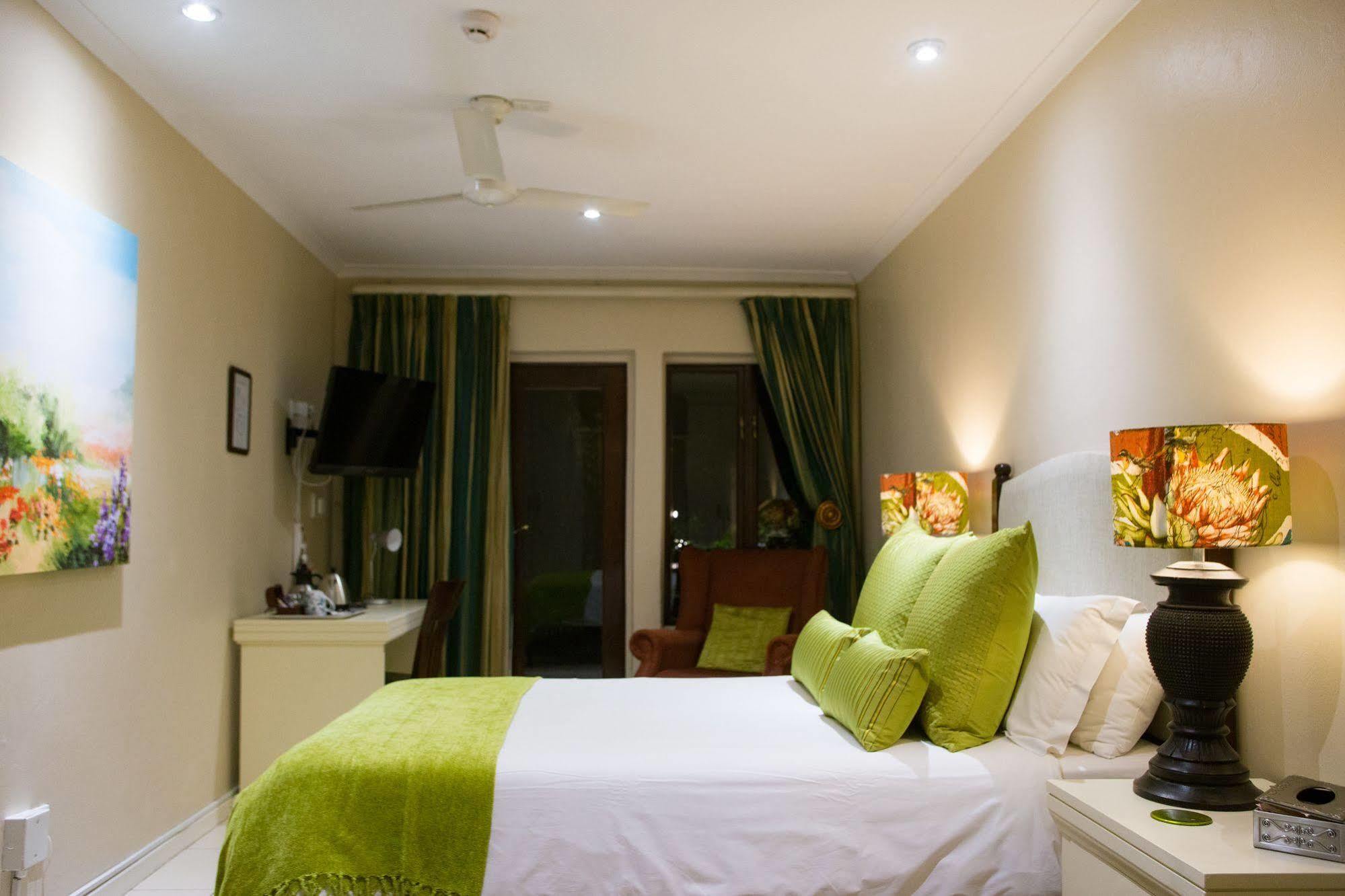 No66 Sandton Lodge Йоханнесбург Экстерьер фото
