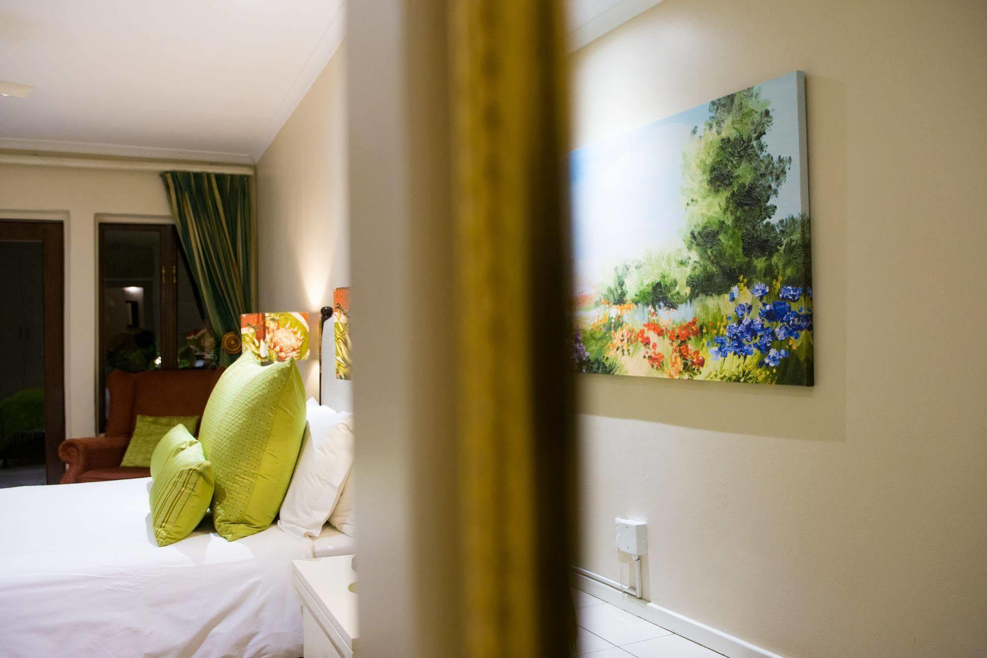 No66 Sandton Lodge Йоханнесбург Экстерьер фото