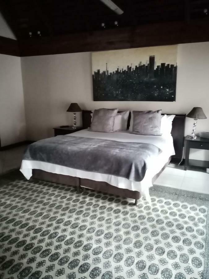 No66 Sandton Lodge Йоханнесбург Экстерьер фото